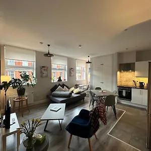 Central 2-bed Appartement